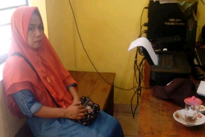 Mau Bikin Laporan Penipuan di Polsek Rumbai, Fitri Malah Dibentak Polisi Hingga Menangis, Begini Ceritanya