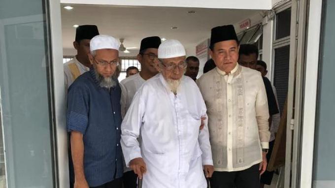 Aroma Politis Sangat Kental, Jokowi Mau Dulang Suara Muslim Lewat Pembebasan Ustadz Abu Bakar Ba'asyir 