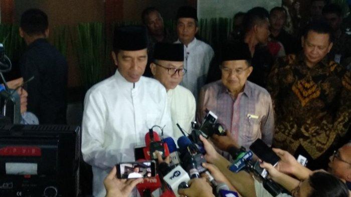 Buka Puasa Bareng Presiden dan Wapres JK, Zulkifli Hasan Tegaskan Tidak Dukung Jokowi, Tapi…