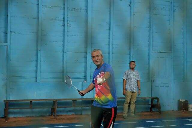Wabup Meranti Buka Secara Resmi Pertandingan Bulu Tangkis Beritama Cup 2016