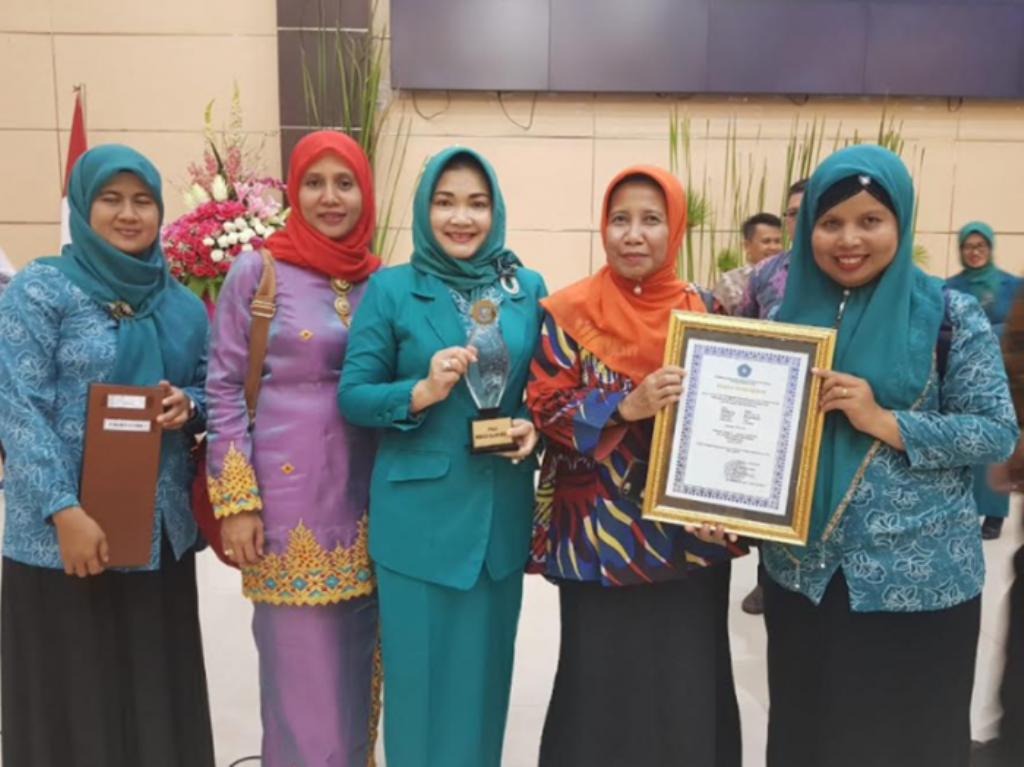 HEBAT, Provinsi Riau Borong Penghargaan Harganas 2018 di Manado-Sulawesi Utara