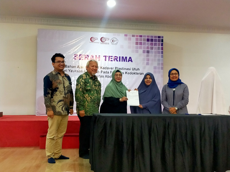 Pertama di Sumatera, Fakultas Kedokteran Universitas Abdurrab Menyediakan Bahan Ajar Anatomi Cadaver Plastinasi Manusia Utuh