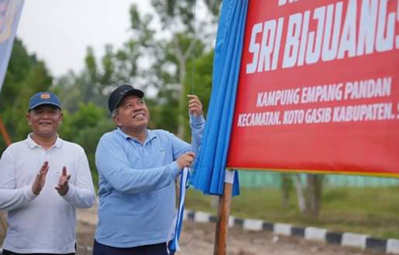 Bupati Alfedri Resmikan Stadion Mini Sri Bijuangsa Koto Gasib