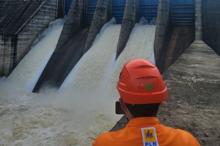 Hari Ini Dilakukan Penambahan Bukaan Pintu Spillway PLTA Koto Panjang
