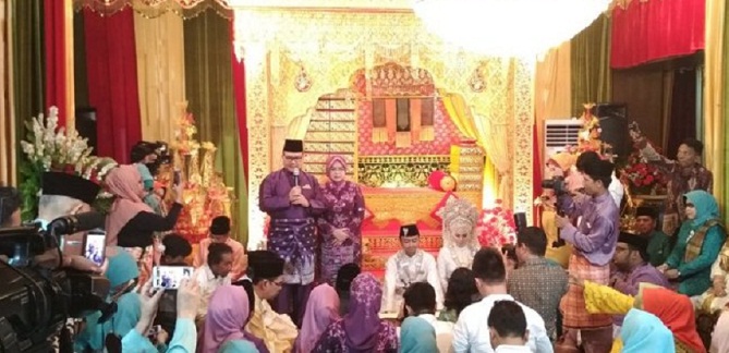 Nikahkan Putrinya, Ini Pesan HM Rusli Zainal-Septina Primawati yang Mengharukan...
