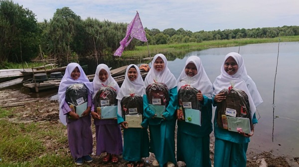 Rumah Yatim Salurkan Bantuan Pendidikan ke Daerah Pelosok di Riau