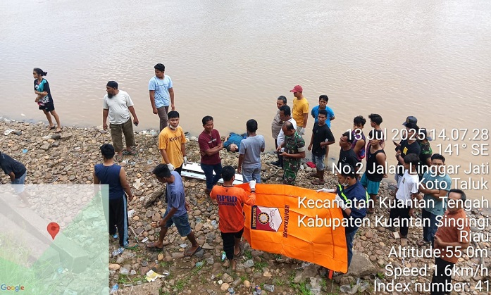 Warga Temukan Mayat Pria Mengapung di Sungai Kuantan