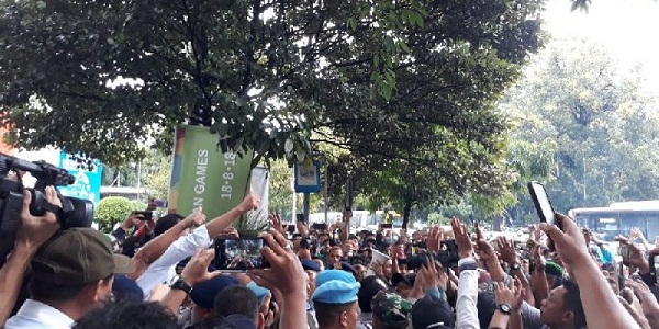 Kecam Aksi Kekerasan, Ribuan Massa Taksi Online Penuhi Gedung DPRD Riau