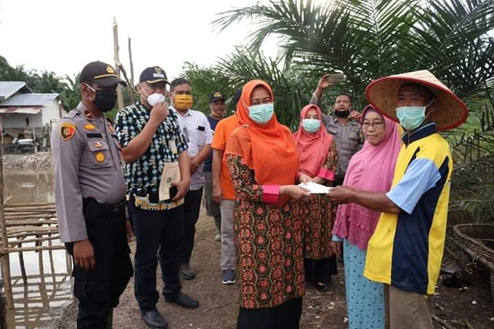 Dorong Ketahanan Pangan Saat pandemi Covid-19, Ketua TP PKK Siak Kunjungi Kebun Percontohan Sengkemang 