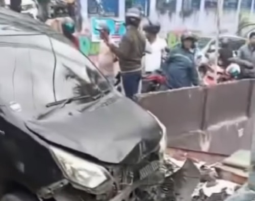 Lakalantas di Sudirman, Daihatsu Sigra Tabrak Dua  Sepeda Motor, Seorang Meninggal Dunia