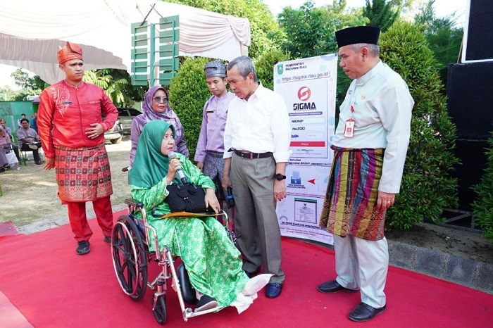 Yanti Guru Honorer Jemput SK PPPK Pakai Kursi Roda