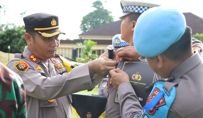 Kapolres Kuansing Pimpin Apel Gelar Pasukan Operasi Zebra Lancang Kuning 2024