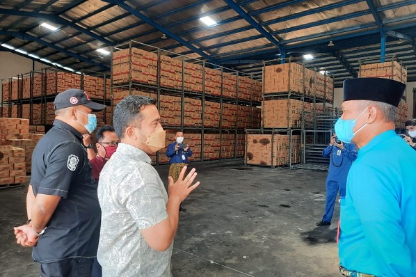 Belum Lakukan Penyesuaian Harga Minyak Goreng, Kadis Perindag Riau Datangi Distributor Indomarco dan Wilmar
