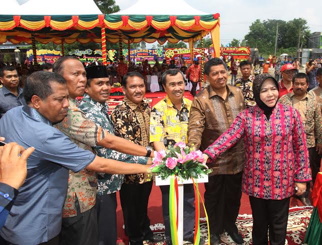 Resmikan GOR Tualang, Syamsuar: Prestasi Atlet Harus Meningkat