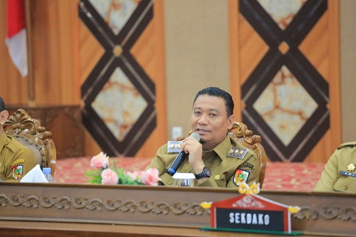 Wawako Pekanbaru Pastikan Kinerja Operator Angkutan Sampah Terus Dievaluasi