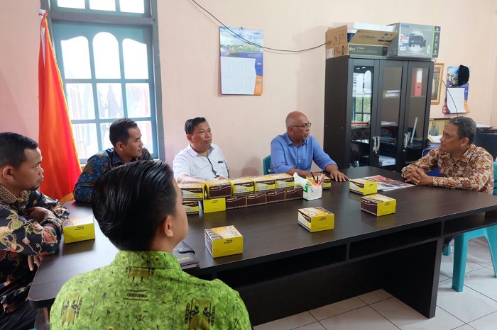 Jalin Silahturrahmi, Pj Bupati Inhil Sambangi  Kantor Panwaslu