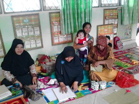 Ayo ke Posyandu.. Puluhan Balita Lakukan Pemeriksaan di Posyandu Anggrek I