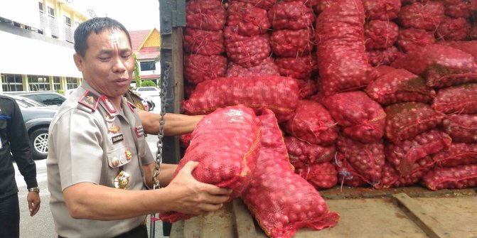 Polres Dumai Amankan 1,35 ton Bawang Merah Ilegal Asal Malaysia