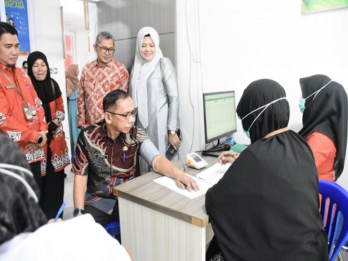 Asisten III Setda Kampar Buka Simulasi Pemeriksaan Kesehatan Gratis di UPT Puskesmas Bangkinang Kota