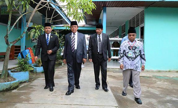 Bupati dan Ketua DPRD Lihat langsung Tinjau Pelaksanaan UNKP SMP Sederajat di Inhil