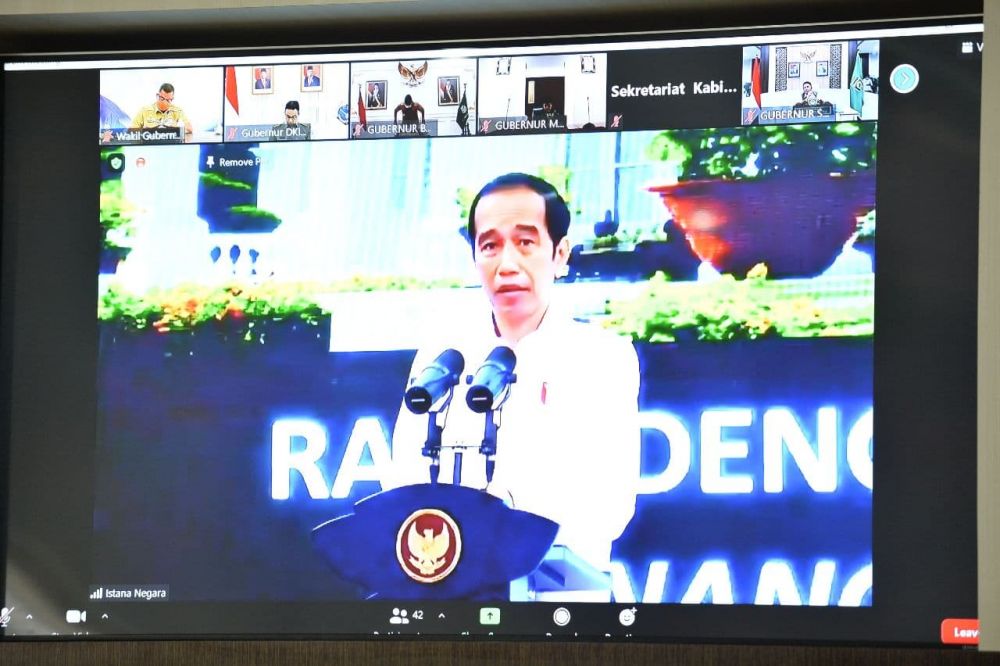 Jokowi Minta Gubernur Kontrol Persiapan Vaksinasi di Daerah