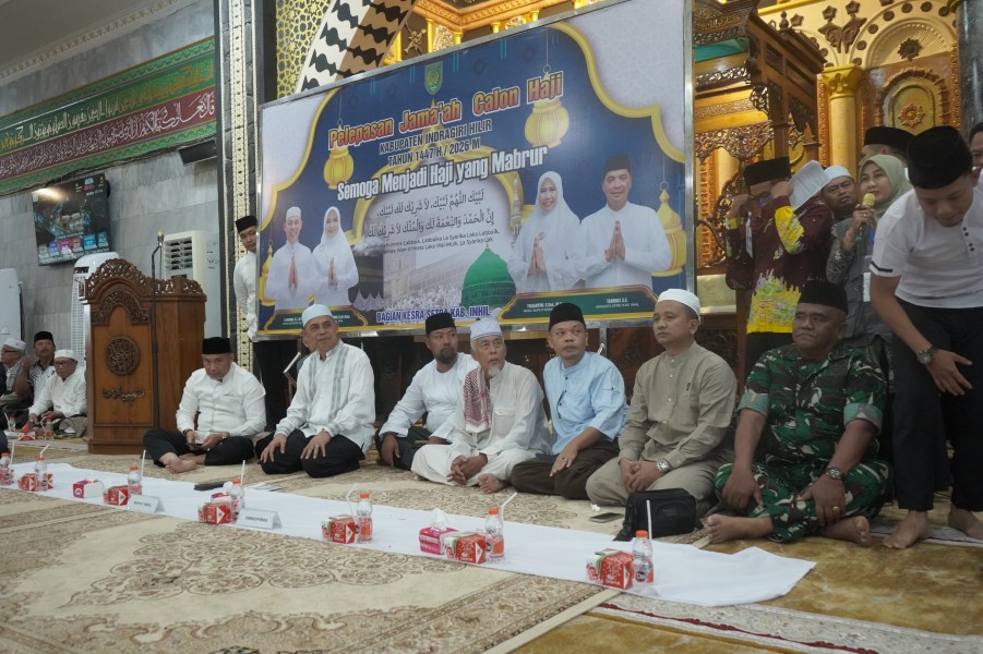 Bupati Inhil Herman Lepas 307 JCH Kloter 7 di Masjid Agung Al-Huda Tembilahan
