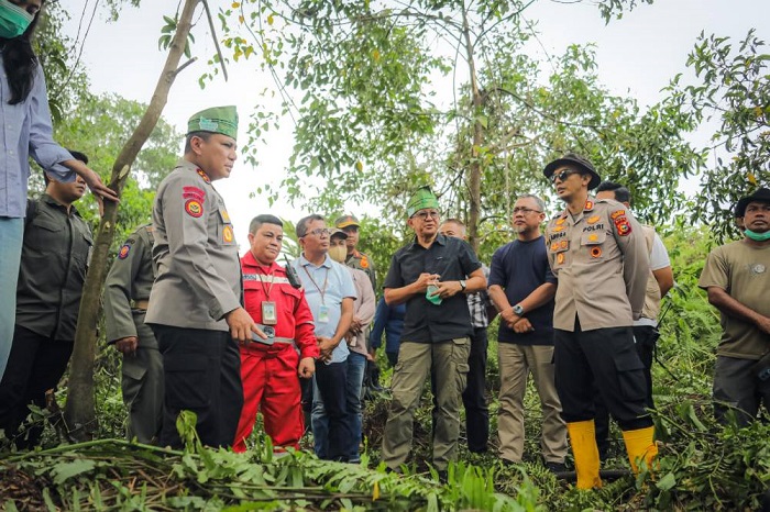 Kapolda Riau  Kembali Turun Ke Dumai, Apresiasi Upaya Pemadaman Oleh Tim