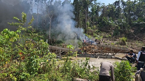 Polisi Inhu Grebek Tambang Emas Ilegal di Sungai Indragiri