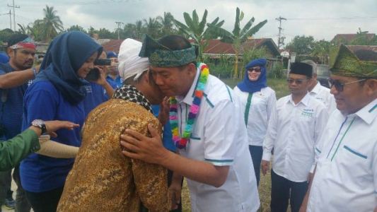 Dari Namanya, Ustad Darwis Doakan Dr Firdaus Berikan Surga untuk Masyarakat Riau