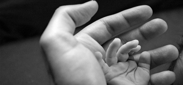 Baru Lahir, Bayi Perempuan Ini Positif Corona, Infonya  Tertular dari Ibunya...