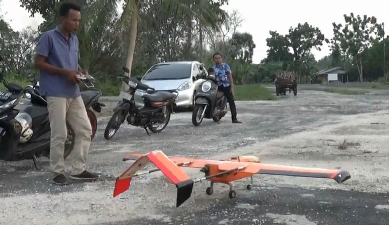 Keren! Cuma Lulusan SD di Bengkalis, Mariandi Mampu Buat Pesawat Tanpa Awak dari Kayu, Bisa Pantau Abrasi dan Karhutla