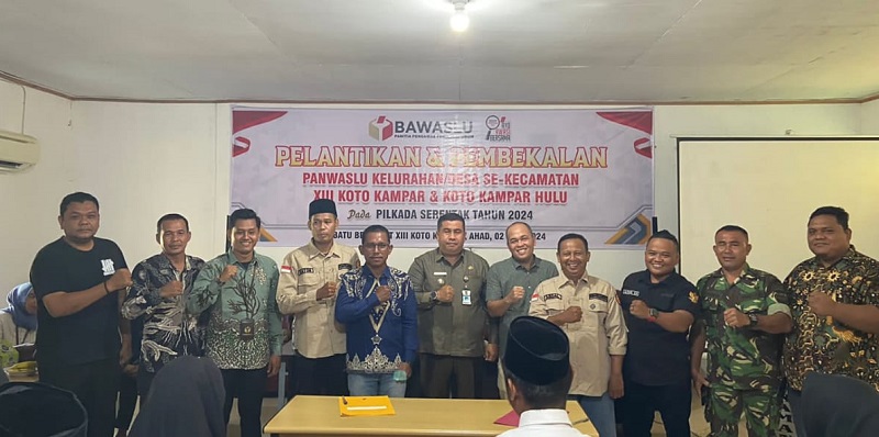 PKD Pilkada se-Kecamatan Koto Kampar Hulu Resmi Dilantik, Ini Pesan Panwascam