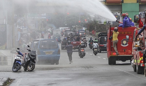 Hari Ini Satgas Covid-19 Lakukan Penyemprotan Disinfektan Sejumlah Ruas Jalan di Pekanbaru