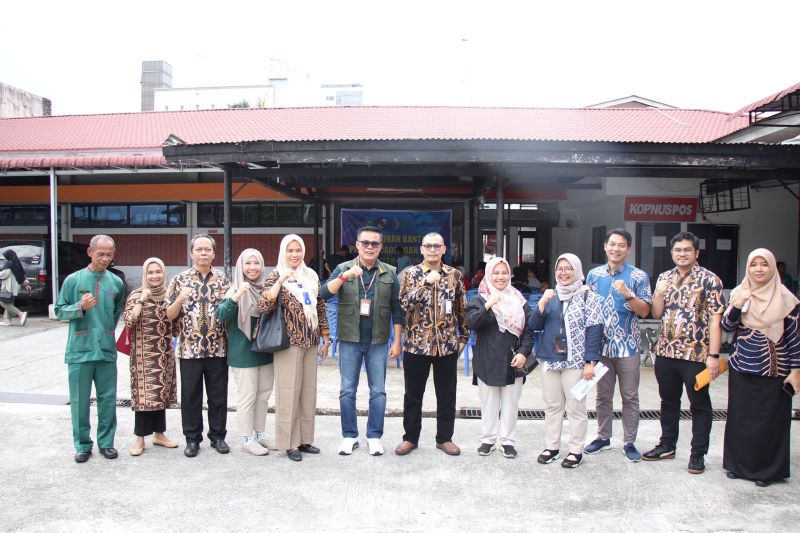 Kepala DKP Pekanbaru  Monitoring Penyaluran Beras CPP  Tahap III Tahun 2024 di Kantor Pos