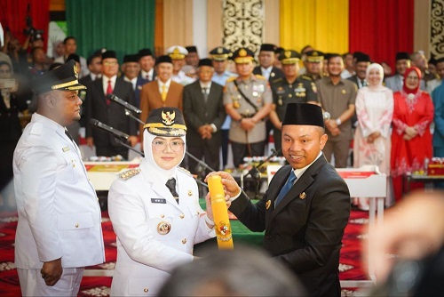 Gubernur Abdul Wahid Resmi Lantik Afni - Syamsurizal