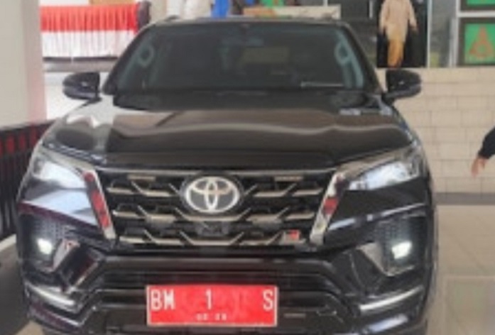 Afni  Coret Anggran Pembelian Mobil Dinas Baru Bagi Bupati