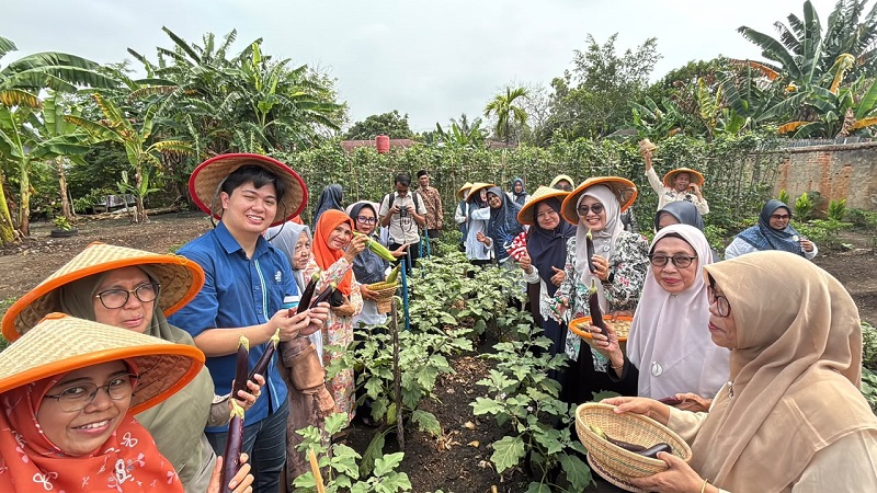 Asuransi Astra Cabang Pekanbaru  Bantu Pemberdayaan  KWT Berkah Kandis 09 