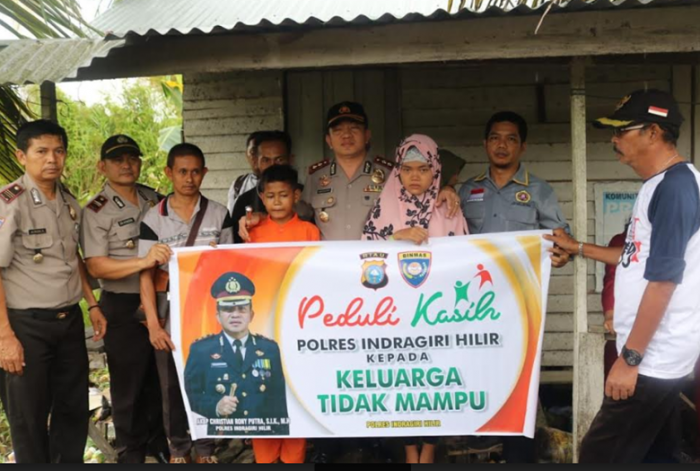 Kapolres Inhil Temui 2 Anak Yatim yang Terlantar  