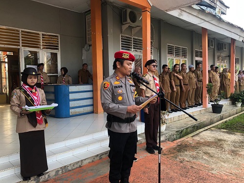 Berita Hoax Dapat Dengan Cepat Menyebar Ke Masyarakat Kasat Reskrim Polres Rohul Jadi Inspektur Upacara di SMK N 1 Rambah-Rohul