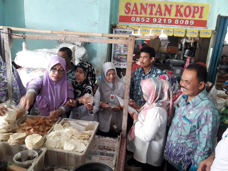 Didampingi Dinkes, BBPOM Riau Turun ke Pasar, Swalayan dan Toko di Bengkalis