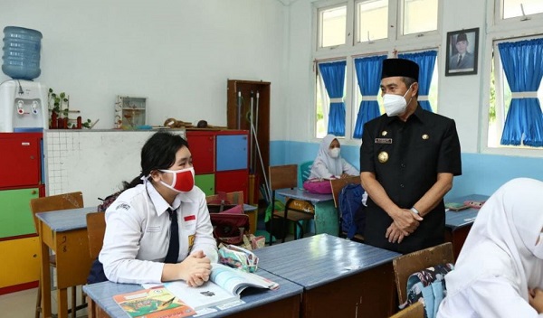 Syamsuar Suruh Sekolah-sekolah di Riau Contoh Penerapan Belajar Tatap Muka dan Prokes Seperti di Pekanbaru