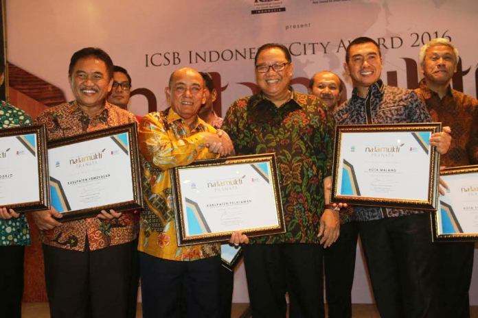 Berhasil Kembangkan UMKM, Pemkab Pelalawan Raih Penghargaan dari ICSB Indonesia