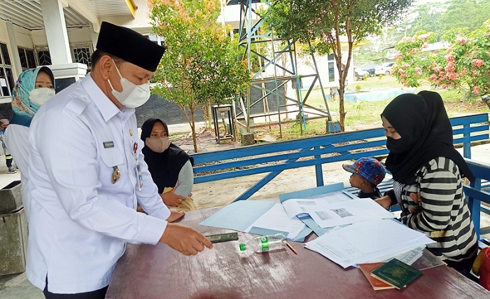 Wakil Bupati Rohul Tinjau Pelayanan Di Kantor Disdukcapil
