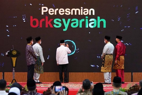 Wakil Presiden Resmikan Beroperasinya BRK Syariah