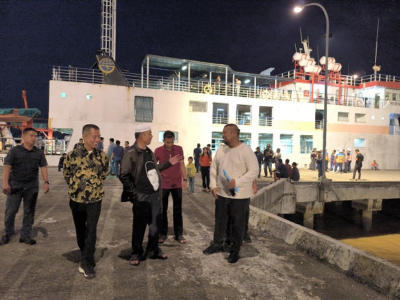 Bupati Inhil Tinjau Langsung Pengoperasian Perdana Roro Tembilahan–Batam