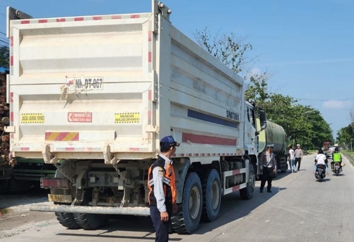 DEGIL! Truk ODOL Masih Berkeliaran di Jalanan Pekanbaru