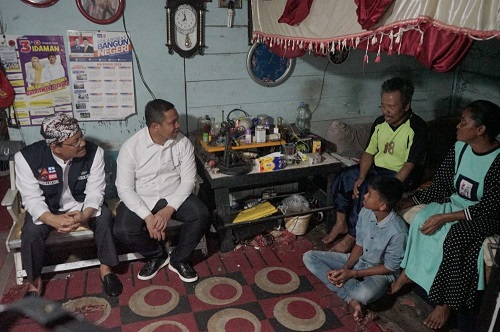 Mensos Tinjau  Rumah Calon Peserta Sekolah Rakyat di Pekanbaru
