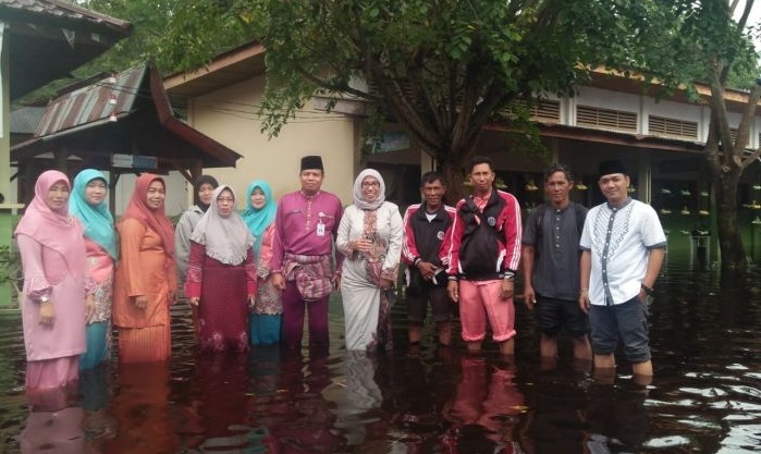 Tengoklah, Sekolah Terendam Banjir, Siswa SMP 7 Bengkalis Diliburkan