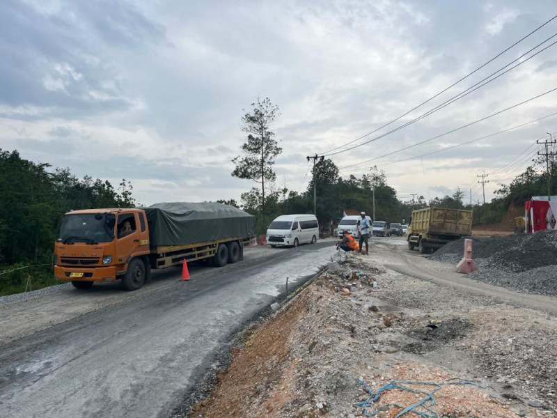 Pengaspalan Jalan Lintas Riau-Sumbar di Kampar Ditunda, Ini Alasannya