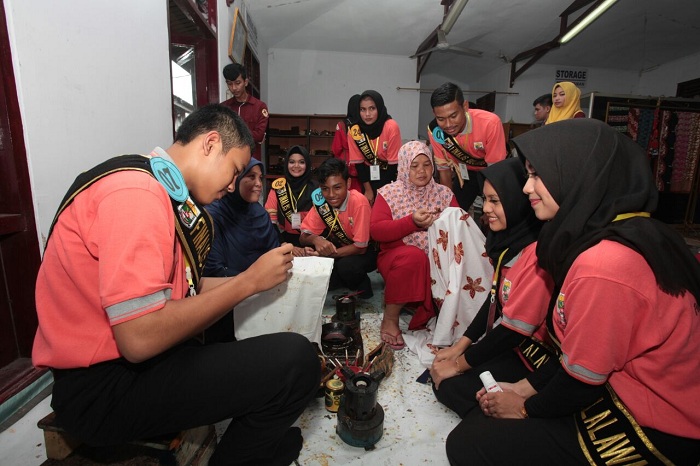 Bujang Dara Pelalawan Ingin Promosikan Batik Bono